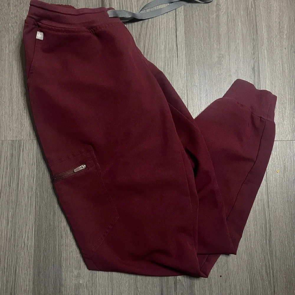 Figs Technical Collection Womens Maroon Jogger Pants